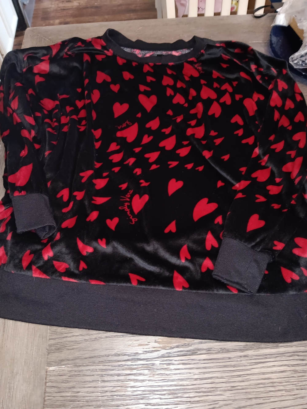 Simply Vera Vera Wang Black Velvet Pajama Set with Red Heart Print - Picture 2 of 4